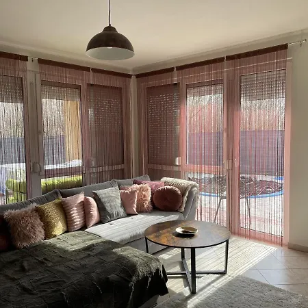 Zen Garden Vendeghaz * シオーフォク